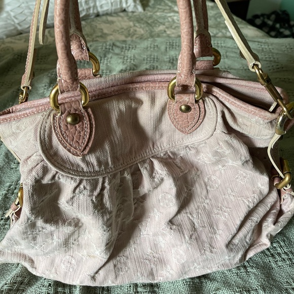 Luis Vuitton Blush Pink Neo Cabby - Picture 1 of 5